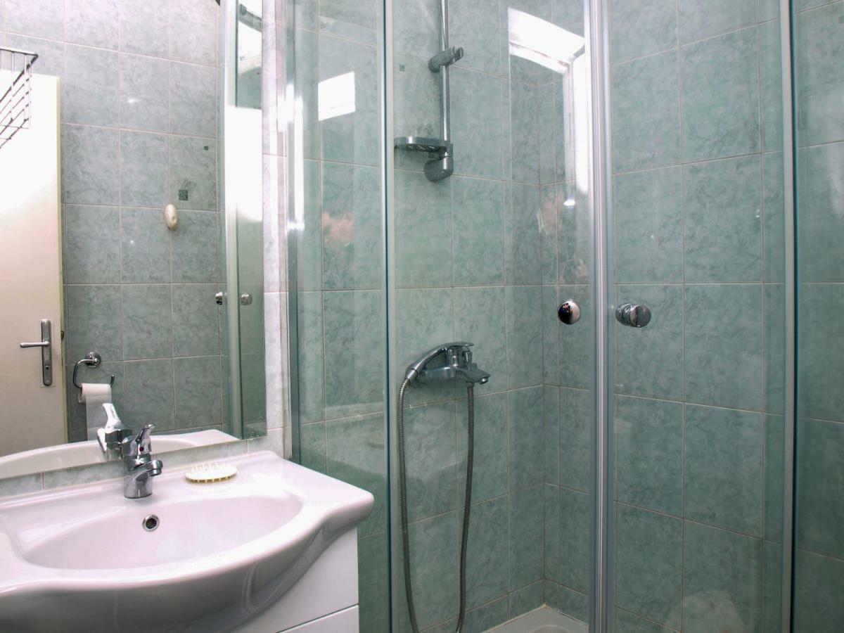 Apartments Vukovic Постира Екстериор снимка