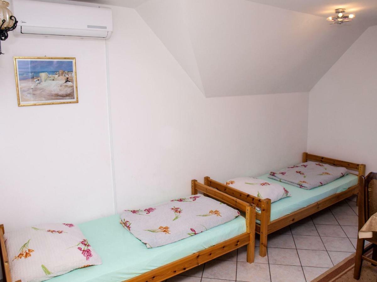 Apartments Vukovic Постира Екстериор снимка