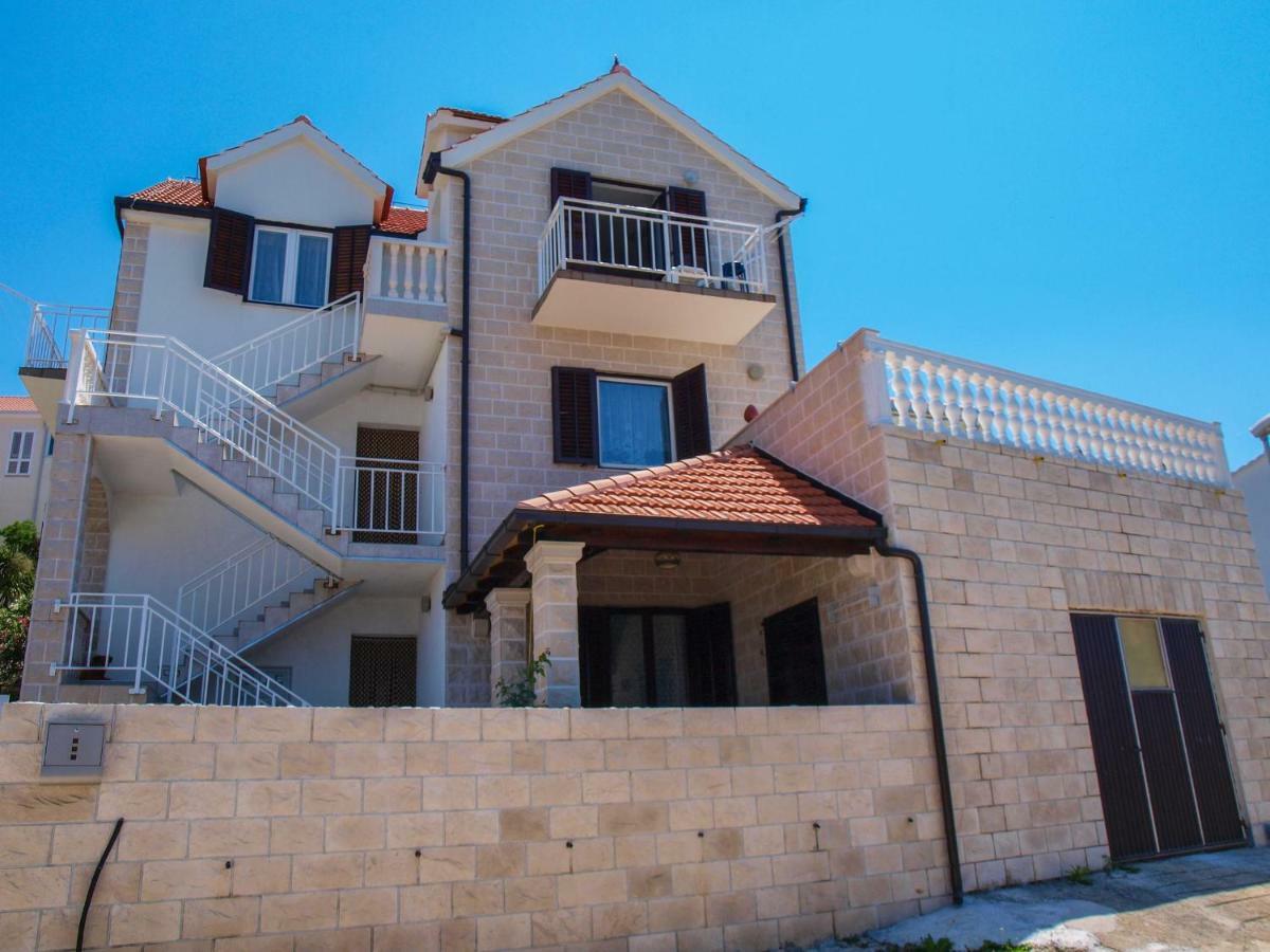 Apartments Vukovic Постира Екстериор снимка